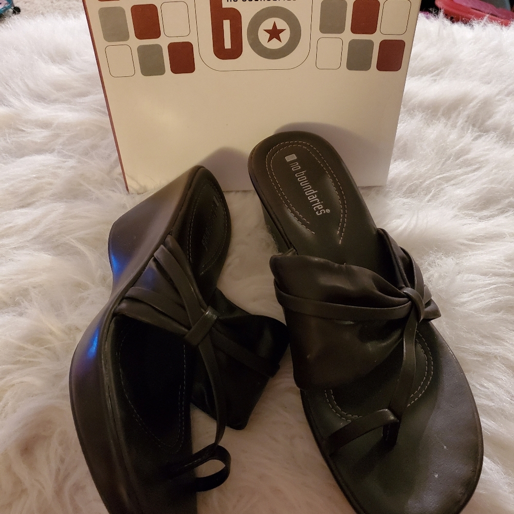 Thong sandals